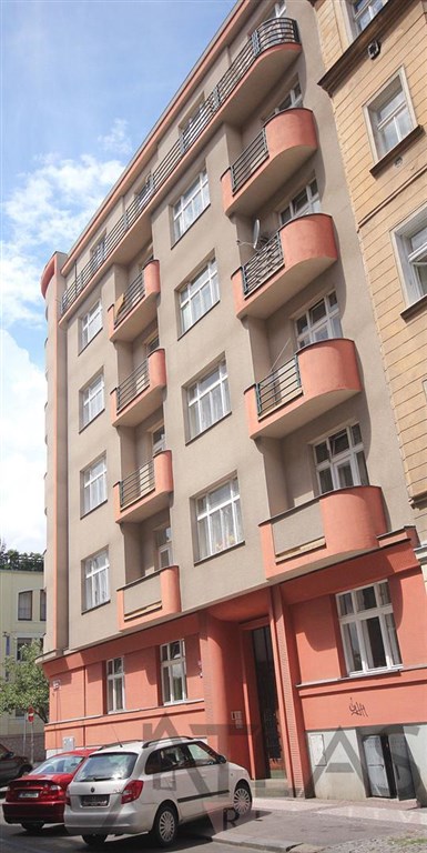 Nice fully furnished studio for rent with balcony, Prague 3 Vinohrady, Slezska str., Green line A Flora