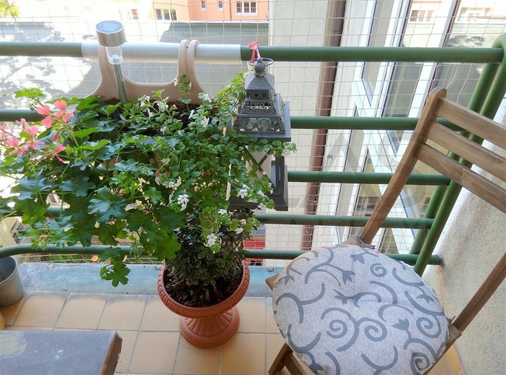 Nice terrace - Nice fully furnished studio for rent with balcony, Prague 3 Vinohrady, Slezska str., Green line A Flora