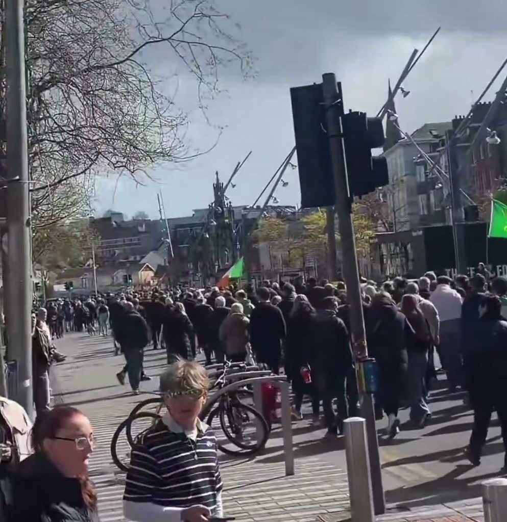 Irští pracující se bouří z důvodu palivové krize proti elitě, která není ochotná být v kontaktu s realitou