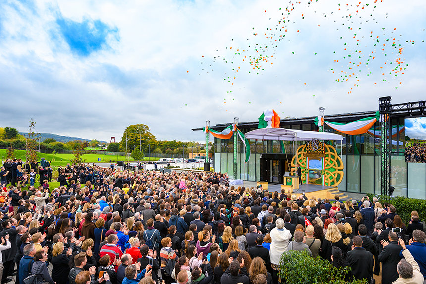 Více než tisíc scientologů se zúčastnilo dne 14. října 2017 otevření nové budovy scientologické církve v Irském Dublinu. Nová Scientologická církev a komunitní centrum na mnohahektarovém pozemku otevírá své dveře pro společenství obyvatel Dublinu.