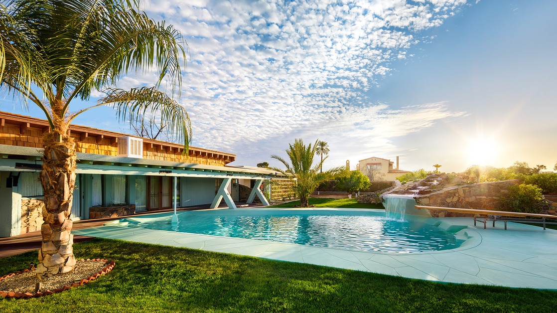 PHOENIX RISING: SLAVNOSTNÍ OTEVŘENÍ HISTORICKÉ PAMÁTKY, KDE SE SETKÁVALA DIANETIKA A SCIENTOLOGIE