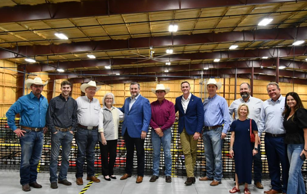 Americký senátor Ted Cruz navštíví výrobní závod M&F Western Products v Sulphur Springs v Texasu