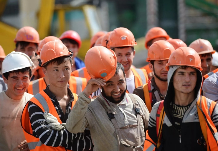 V Rusku bude do konce roku oficiálně zaměstnáno jako stavitelé 4 200 uzbeckých občanů