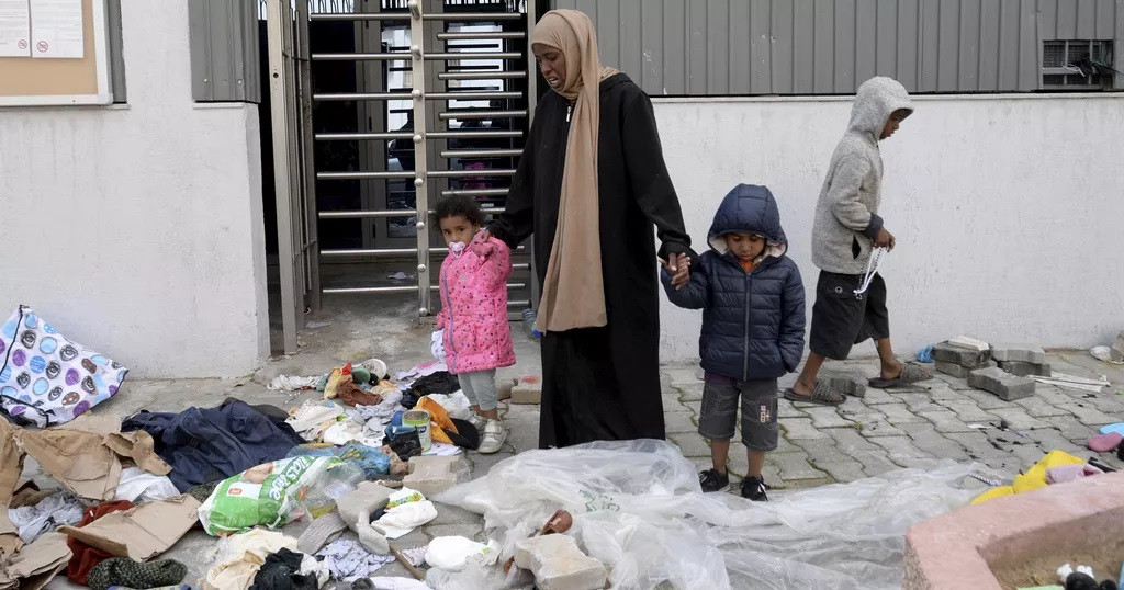 Migrační tábor v Tunisku: Policie ruší uprchlický tábor před budovou OSN